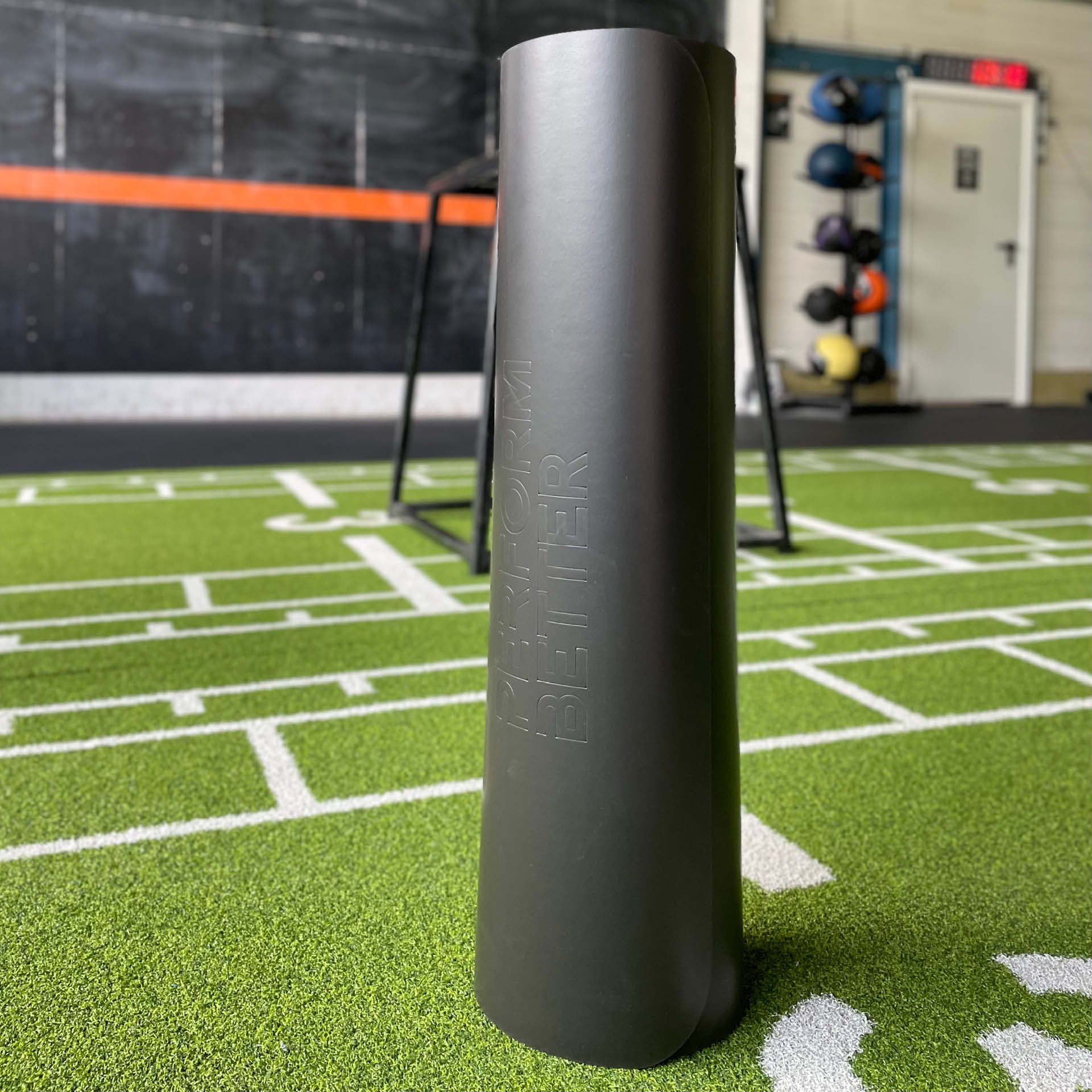 Perform Better Fitnessmatte 1,4m Schwarz mit Ösen Perform Better Fitnessmatte 1,4m Schwarz mit Ösen