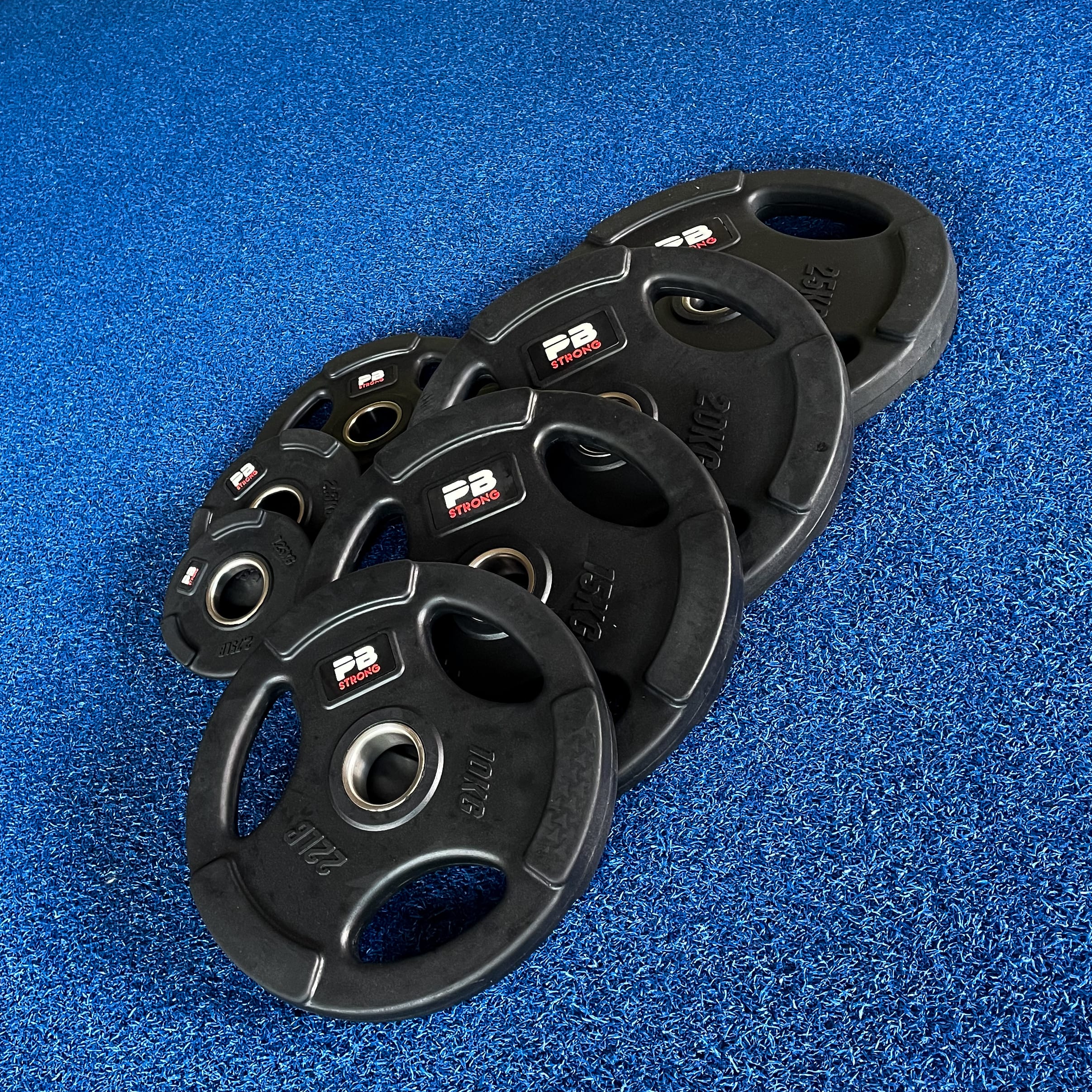 PB Strong 3-Griff Hantelscheibe gummiert Schwarz (Stk) 10 kg PB Strong 3-Griff Hantelscheibe gummiert Schwarz (Stk) 10 kg